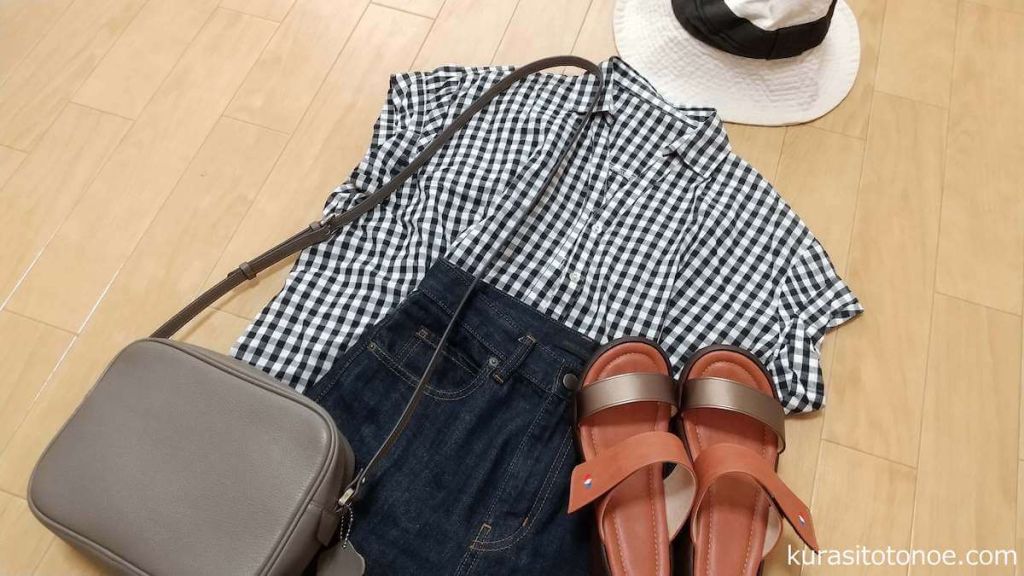 ミニマリストの夏服コーデ