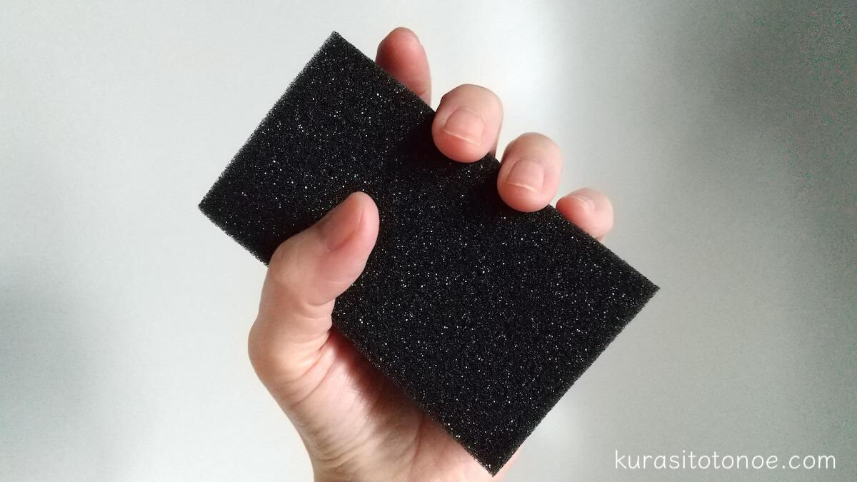 ミニマリストのキッチンスポンジ