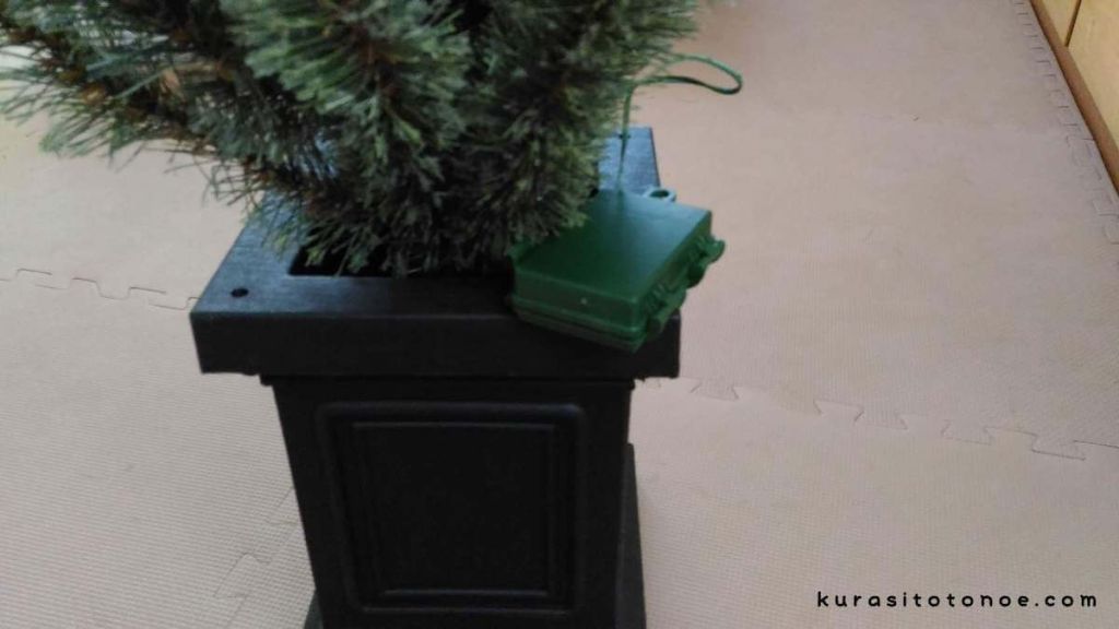 スタジオクリップのクリスマスツリーのライトの電池