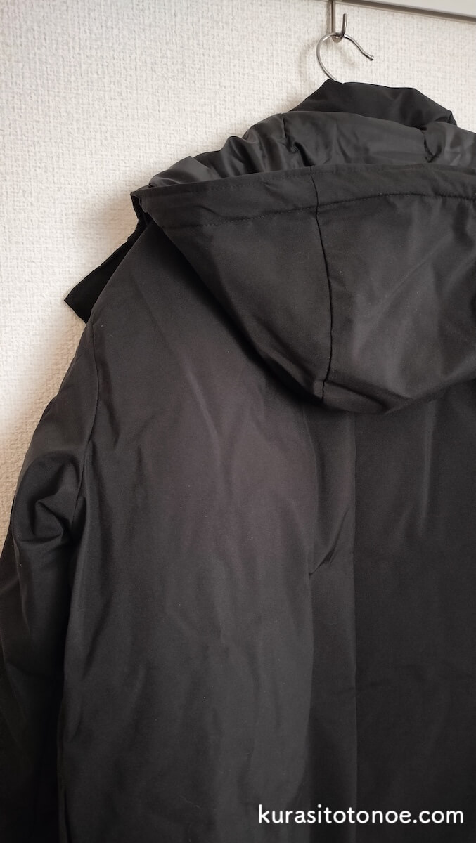 ダウンの後ろ姿