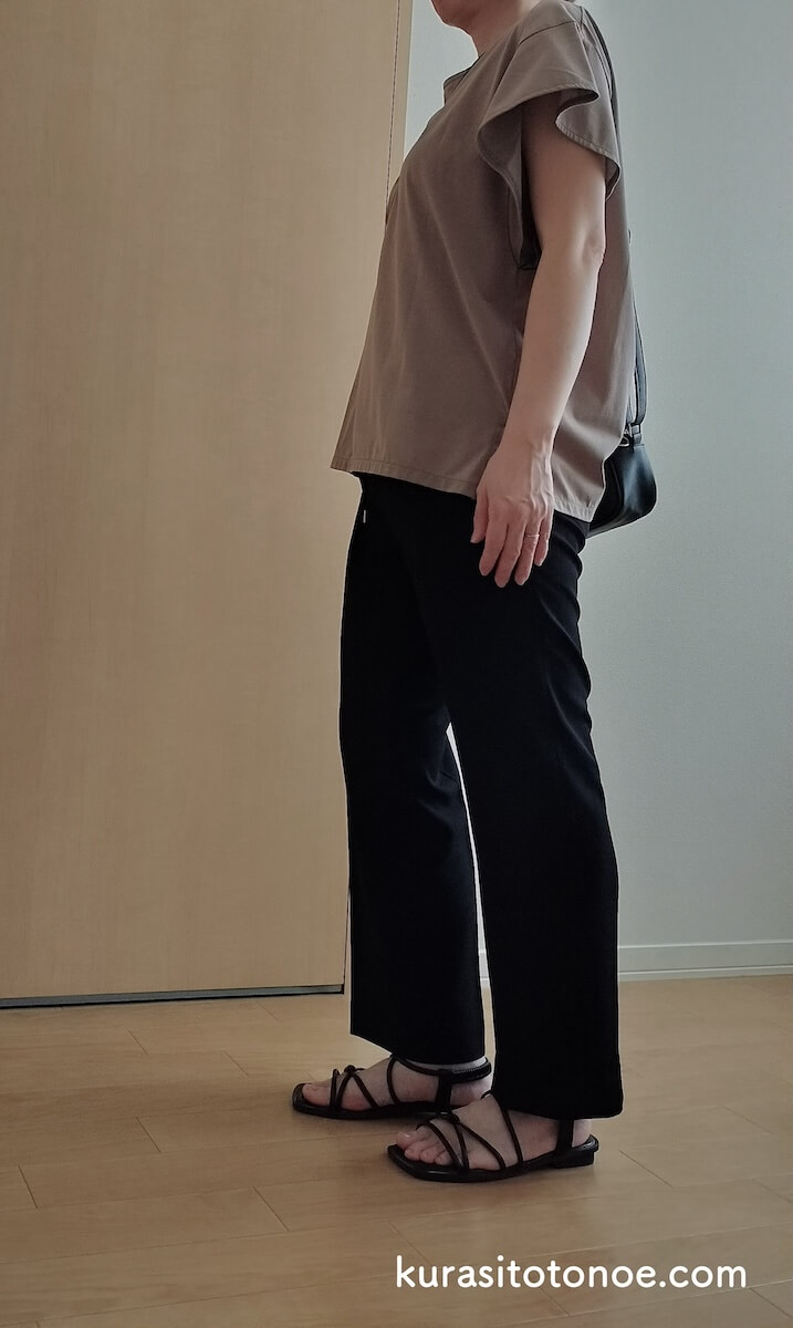 ミニマリストのサンダル